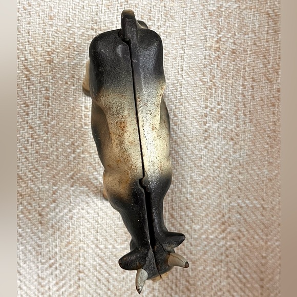 Vintage 1950’s Cast Iron Cow piggy bank. 3 inches tall. Marked Catskill Mts. - Picture 3 of 8